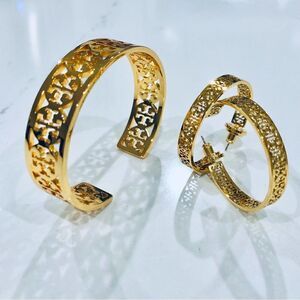 TORY BURCH KINSLEY EARRINGS AND BRACELET 18K GOLD PLATED SET